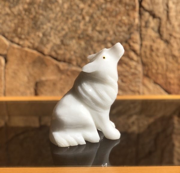Lobo Sentado Branco