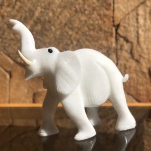 Elefante Médio Branco