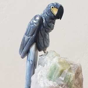 Arara em quartzo azul